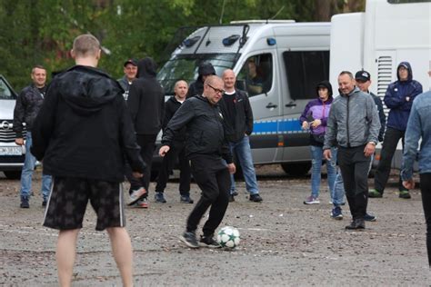 Kraków Jechali przez całą Polskę nie weszli na stadion Kibice