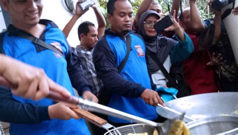 Dapur Umum Tagana Produksi 20 747 Porsi Nasi Untuk Korban Banjir Jatim