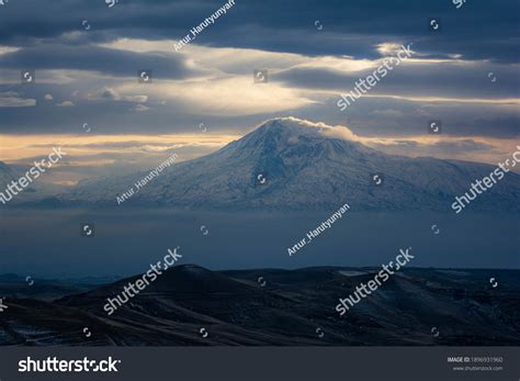 Big Peak Mount Ararat Masis Stock Photo 1896931960 Shutterstock