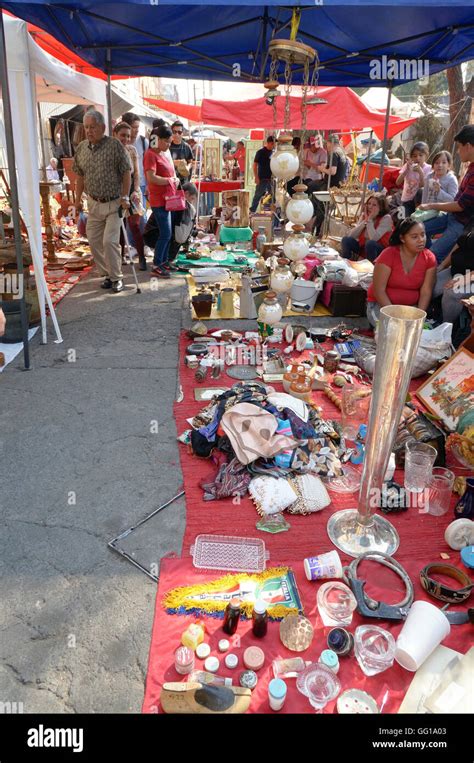 Lagunilla Mercado En Ciudad De México México Antigüedades Ropa