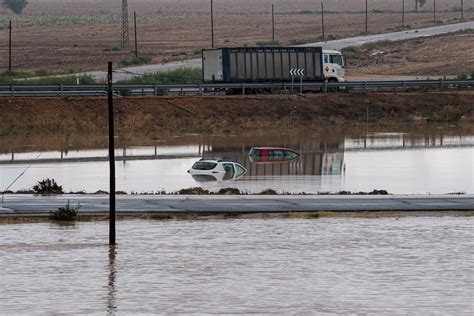 Fuertes Lluvias Dejan Dos Muertos Dos Desaparecidos Y Numerosos