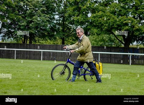 Landing On Racecourse Hi Res Stock Photography And Images Alamy