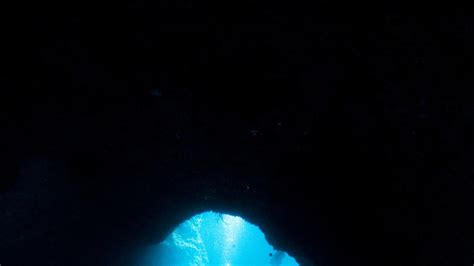 Scientists Discovered The Worlds Deepest Blue Hole And They Still Can