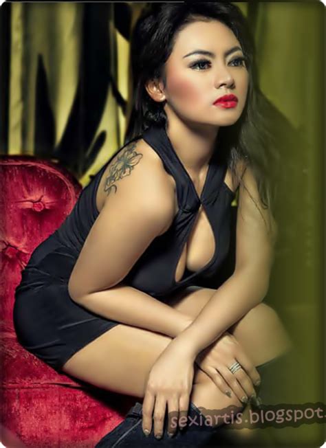 Model Seksi Hot Full Koleksi Foto Vitalia Sesha Model Cantik Seksi