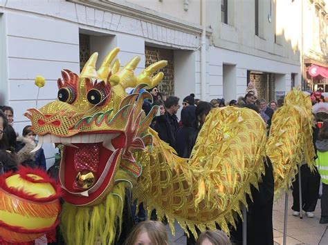 VIDÉO À Angers un dragon surgit dans le centre ville à loccasion du