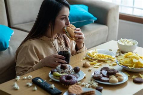 Cl Nica Parra V Zquez Comer Con Ansiedad Causas Y C Mo Tratarlo