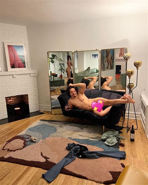 Emily Ratajkowski And New Boyfriend Eric Andr Share Nude Photos From