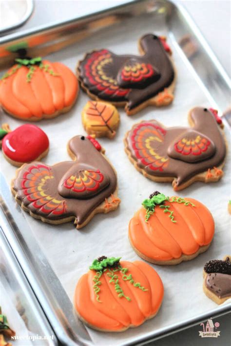 How To Decorate Turkey Cookies With Royal Icing Sweetopia