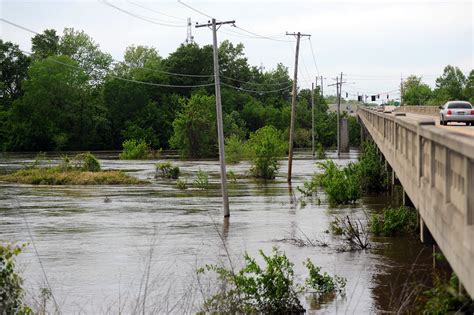 Currie seeks fines for Jackson over Pearl River pollution - Mississippi ...