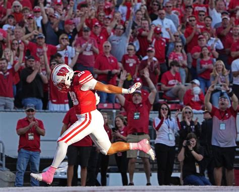 How to watch and listen to Wisconsin Badgers football game vs. Maryland ...