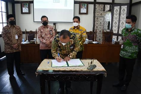 Wakil Wako Pontianak Bahasan Minta TPAKD Perluas Akses Layanan Jasa