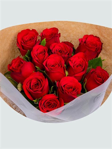 Buy Rose Bouquet | Send Rose Bouquet Online at Best Price : La Fleur