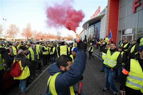 Fifth French “yellow Vest” Protest Opposes Macron Government Countercurrents