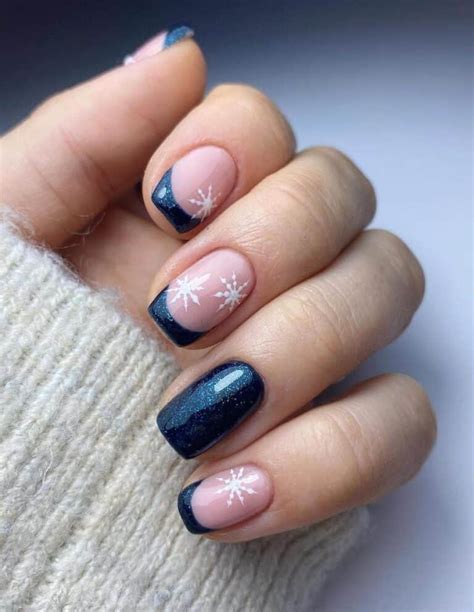 23 Stunning Blue Snowflake Nails You Ll Want To Try This Winter