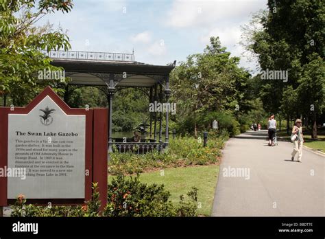 The Swan Lake Gazebo In The Singapore Botanic Gardens Stock Photo Alamy