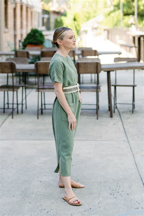 How To Style A Green Summer Dress | Poor Little It Girl