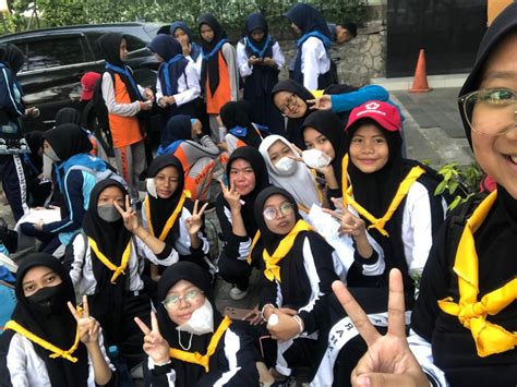 Lomba PMR Tingkat Madya Sebagai Wadah Membentuk Karakter Kepemimpinan