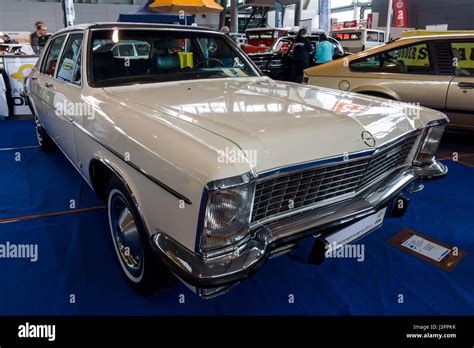 Diplomat Car Hi Res Stock Photography And Images Alamy