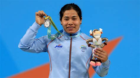 Watch Video Weightlifter Bindyarani Devi Talks About Her Silver Medal