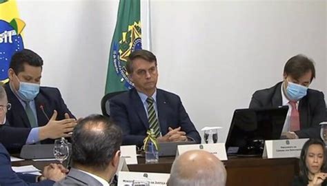 Em reunião Bolsonaro indica que deve sancionar nesta quinta ajuda aos