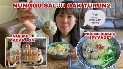 Nunggu Salju Gak Turun Akirnya Bikin Indomie Bakso Ngemil Macaroon