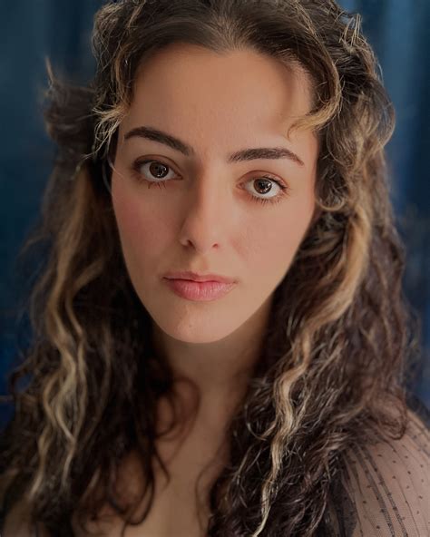 Stefania Sassano | Thanks so much, @comicsandwiches for letting me pose