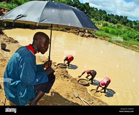 Diamond Mining Near Kono Sierra Leone Stock Photo Alamy