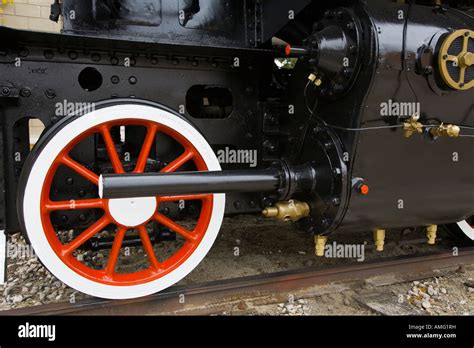 Roue De Locomotive Vapeur Avec Piston D Tail Photo Stock Alamy