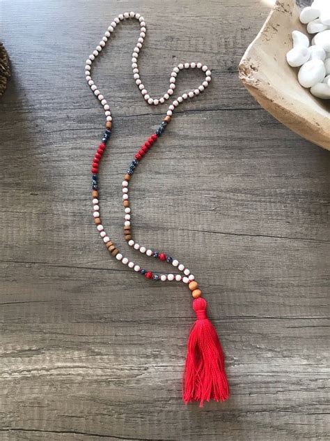 Collar De Cuentas Con Cuentas Madera Blanca De Perlas Rojo Etsy Mala