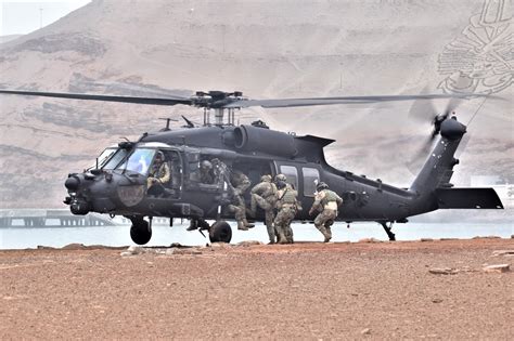 Helicópteros De Operaciones Especiales Mh 60m Black Hawk Estuvieron En