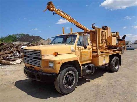 FORD F700 (1993) : Bucket / Boom Trucks