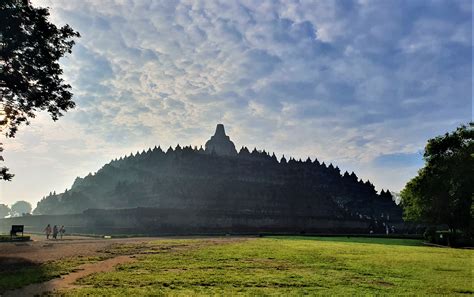 View Point Sunrise Borobudur Go Up To The Temple Prambanan Tours