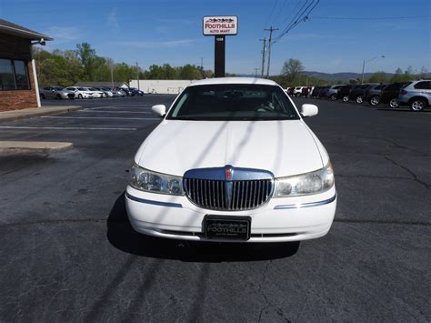 2002 Lincoln Town Car Executive