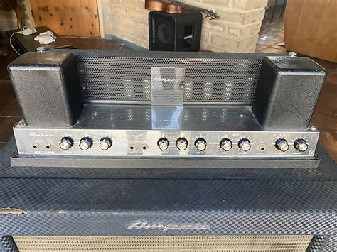 Ampeg B18 X Flip Top Reverb