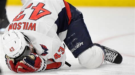 Golden Knights Ryan Reaves Ejected For Blindside Hit On Capitals Tom