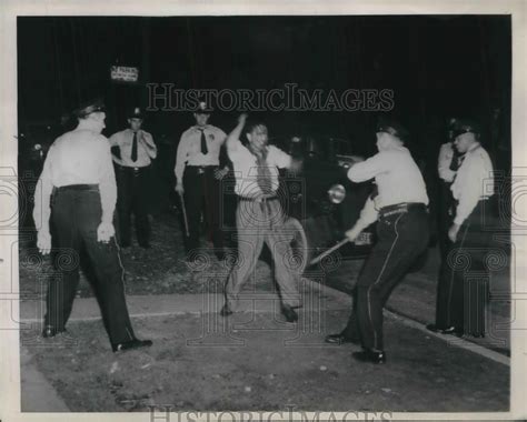 Chicago Ill Dennis Ahern Threatens Police 1948 Vintage Press Photo