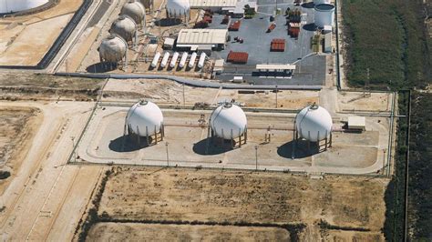 Tanques de almacenamiento verticales horizontales y esféricos Duro