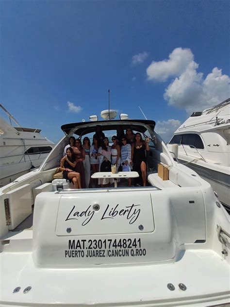 Luxury Yacht Experience Cruise Cancun Un Style In Our Searay 47ft