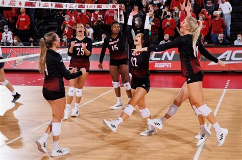 U of L Volleyball finish regular season undefeated, enters tournament ...