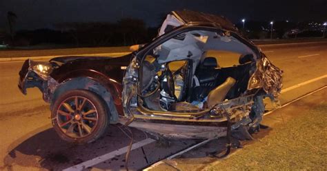 Casal Morre Ap S Carro Colidir Contra Poste Na Sc Em Florian Polis