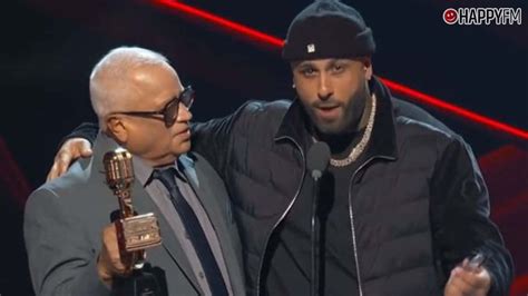 Nicky Jam Protagoniza Un Emotivo Momento Junto A Su Padre En Los