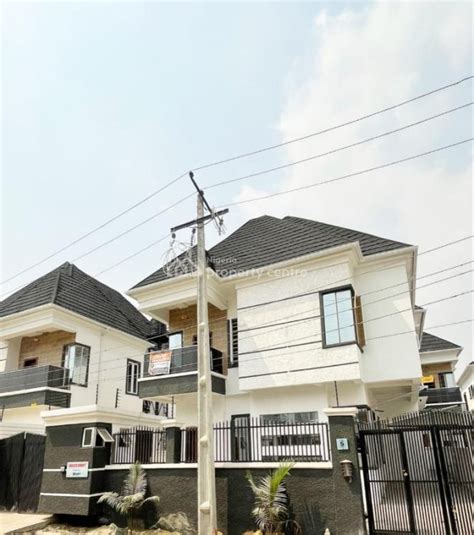 For Sale 4 Bedroom Fully Detached Duplex With Bq And Spacious Compound