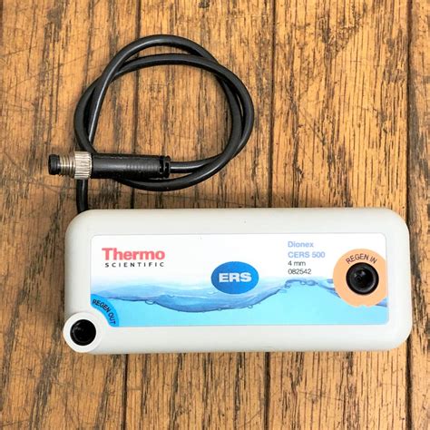 DIONEX サプレッサー CERS 500 最高 4mm イオンクロマトグラフ ジャンク ダイオネックス Thermo 電解再生 研究 実験