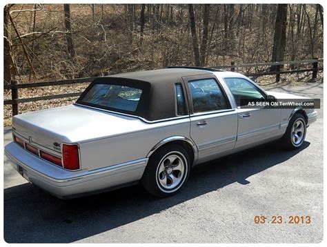 1996 Lincoln Town Car Executive