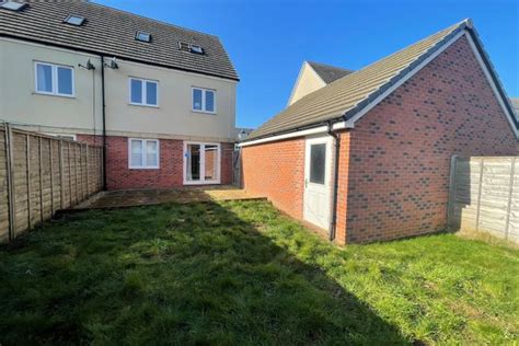 Homington Avenue Coate Swindon Sn3 4 Bedroom Semi Detached House For