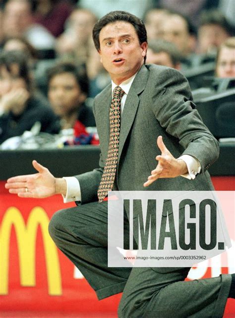 Trainer Rick Pitino Boston Celtics Y Van99021704 Basketball