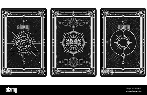 Cartas de Tarot con símbolos mágicos místicos signos ocultos ojo que