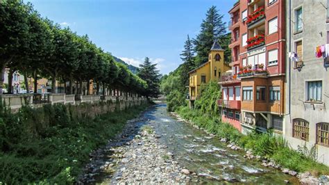 Apartaments Can Gusi Descubre El Encanto De Ribes De Freser