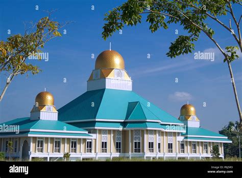 Modern Masjid Darul Hana mosque Kuching Sarawak Malaysia Stock Photo - Alamy