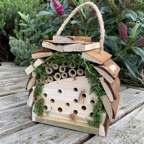 Tom Chambers Garden Wooden Bug House Wild Insect Hanging Habitat with ...